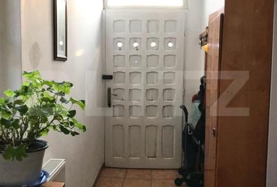 Apartament cu 4 camere semidecomandat, mobilat în Central