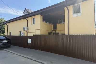 Casă cu 4 camere cu Teren 145 Mp în Central