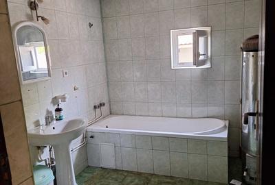Casă cu 3 camere în Rebrișoara - 8