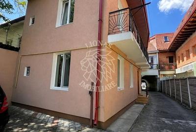 Casă cu 5 camere cu Canalizare în Ultracentral