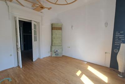 Casă cu 16 camere cu Canalizare în Capitale - 6