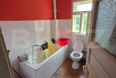 Casă cu 3 camere cu Teren 1111 Mp în Central