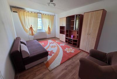Apartament cu 2 camere decomandat în Nicolina