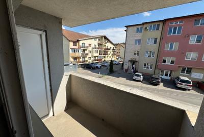 Apartament cu 3 camere semidecomandat în Florești