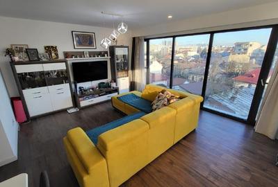 Apartament cu 3 camere decomandat în Banu Manta