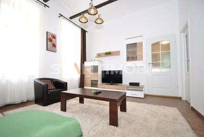 Apartament cu 2 camere semidecomandat, mobilat în Centrul Istoric