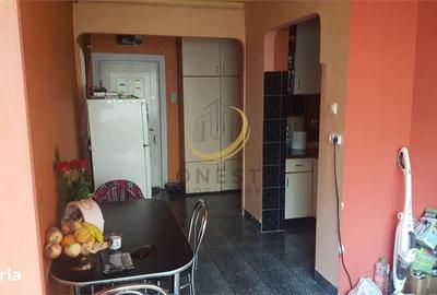 Apartament cu 2 camere decomandat în Tudor