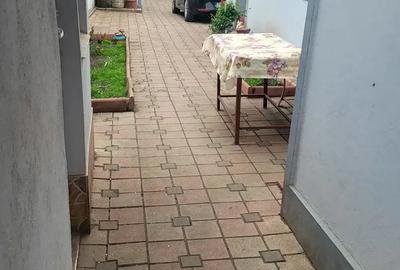 Casă cu 6 camere cu Teren 900 Mp în Roșiori de Vede - 2