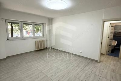 Apartament cu 3 camere semidecomandat în Iancului
