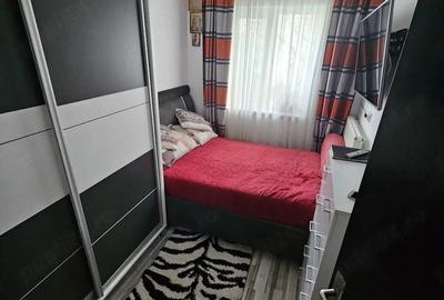 Apartament cu 3 camere semidecomandat în Primăverii