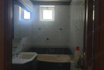 Apartament cu 3 camere decomandat în Central - 1
