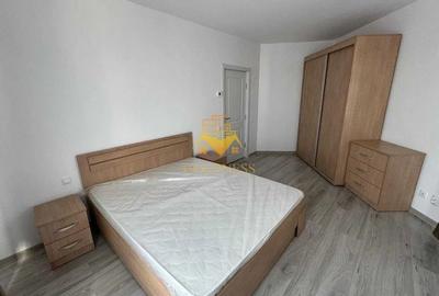 Apartament cu 3 camere decomandat, mobilat în Iris