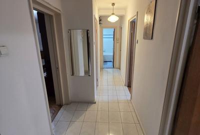 Apartament cu 3 camere decomandat în Dristor