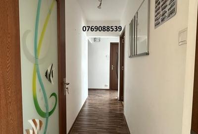 Apartament cu 4 camere semidecomandat în Drumul Taberei