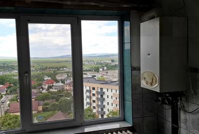 Apartament cu 3 camere decomandat în Central - 1