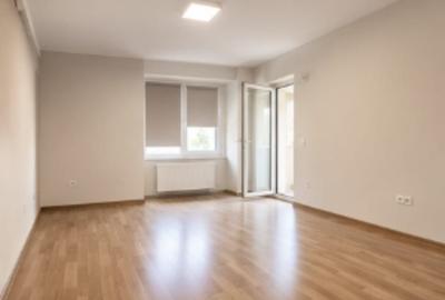 Apartament cu 4 camere decomandat în Exterior Vest