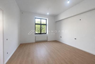 Apartament cu 3 camere decomandat în Central - 1