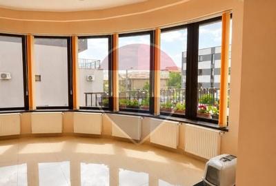 Casă individuală cu 12 camere cu Piscina în Fundeni