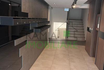 Apartament cu 3 camere decomandat, mobilat în Tractorul - 4
