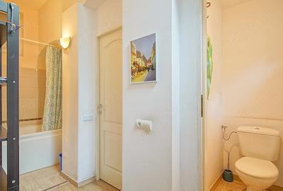 Apartament cu 3 camere decomandat în Centrul Istoric