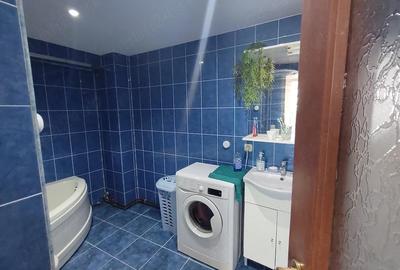 Apartament cu 3 camere decomandat în Ultracentral