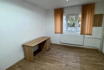 Spațiu comercial, de 21 mp, în Central