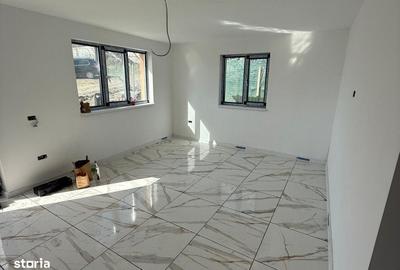 Casă cu 4 camere cu Teren 480 Mp în Tomești