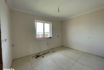 Casă cu 3 camere cu Teren 500 Mp în Ghiroda