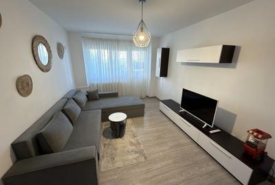 Apartament cu 3 camere decomandat în Progresul