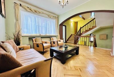 Casă individuală cu 8 camere cu Canalizare în Romană - 2