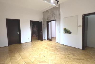 Apartament cu 4 camere în Primăverii - 2