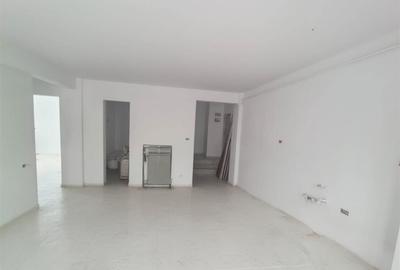 Apartament cu 3 camere decomandat în Obcini