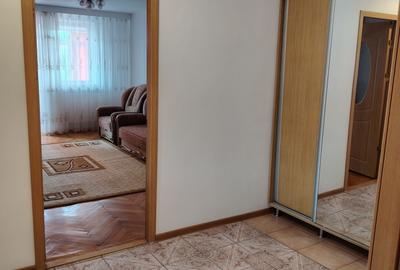 Apartament cu 3 camere decomandat în Bălcescu