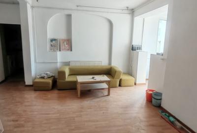 Apartament cu 3 camere decomandat în Eminescu - 2
