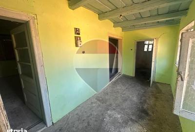 Casă cu 3 camere cu Teren 1151 Mp în Căpâlna