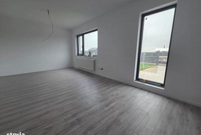 Casă cu 3 camere în Clinceni