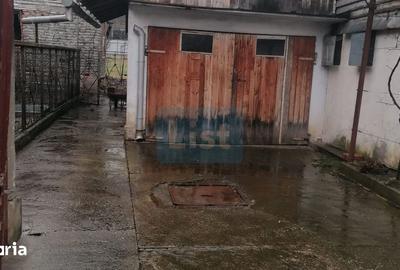 Casă cu 3 camere cu Canalizare în Central - 2