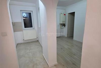 Apartament cu 3 camere semidecomandat în Micro 9 - 2