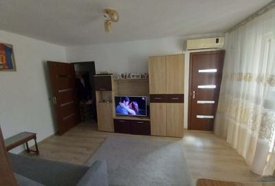 Apartament cu 2 camere semidecomandat în Trivale
