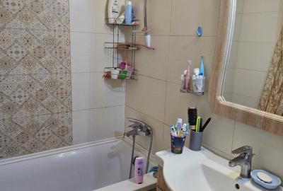 Casă cu 4 camere în Rogerius