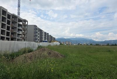 Teren de 1000 mp, în Tractorul - 10