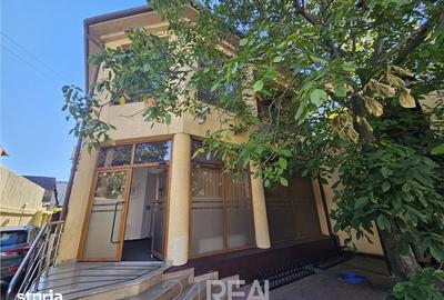 Spațiu comercial, de 813 mp, în Viilor