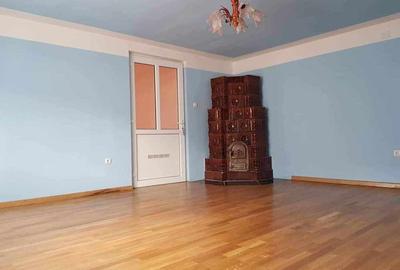 Casă cu 3 camere în Carașova - 4