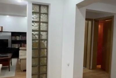 Apartament cu 4 camere decomandat în Central - 2