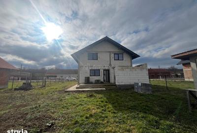 Casă cu 5 camere cu Teren 1414 Mp în Știuca - 6