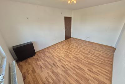 Apartament cu 2 camere decomandat în Spitalul Județean - 11