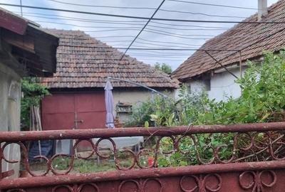 Casă cu 3 camere în Central