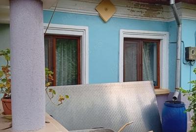 Casă cu 5 camere în Caracal