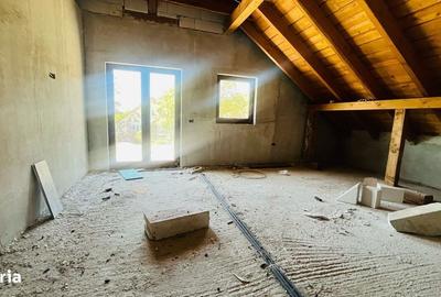Casă cu 4 camere în Central