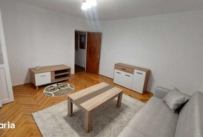 Apartament cu 3 camere decomandat în Micro 5 - 6